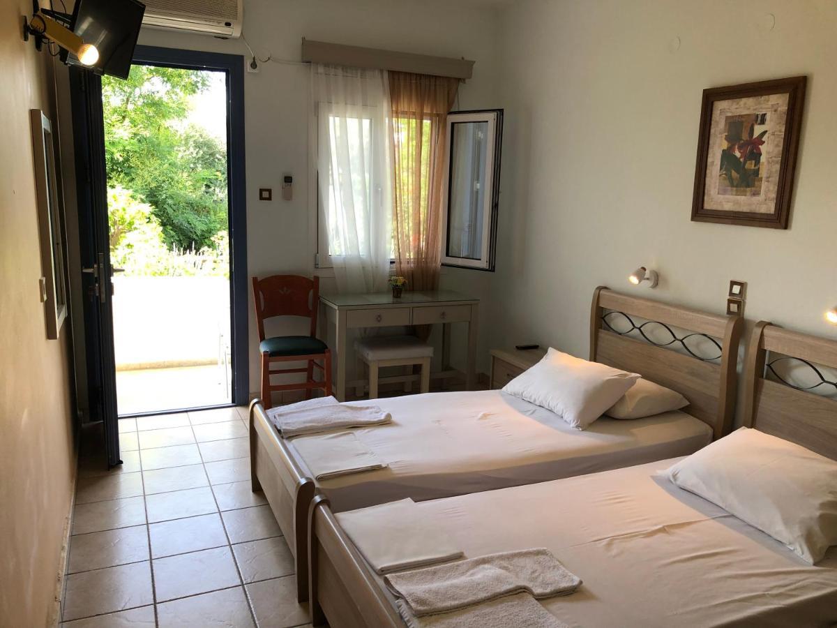 Isidora Hotel Agia Marina  Exterior photo