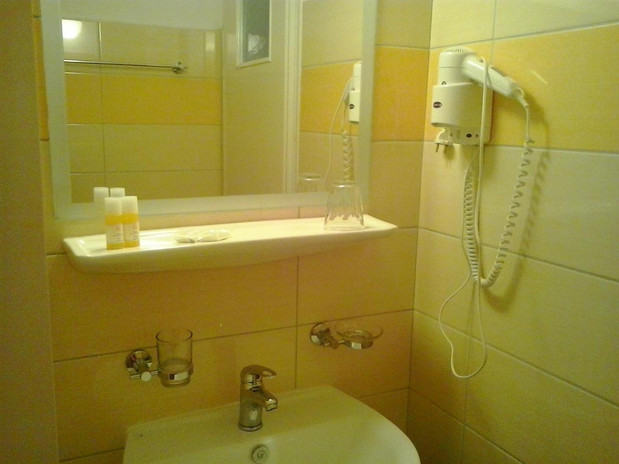 Isidora Hotel Agia Marina  Room photo
