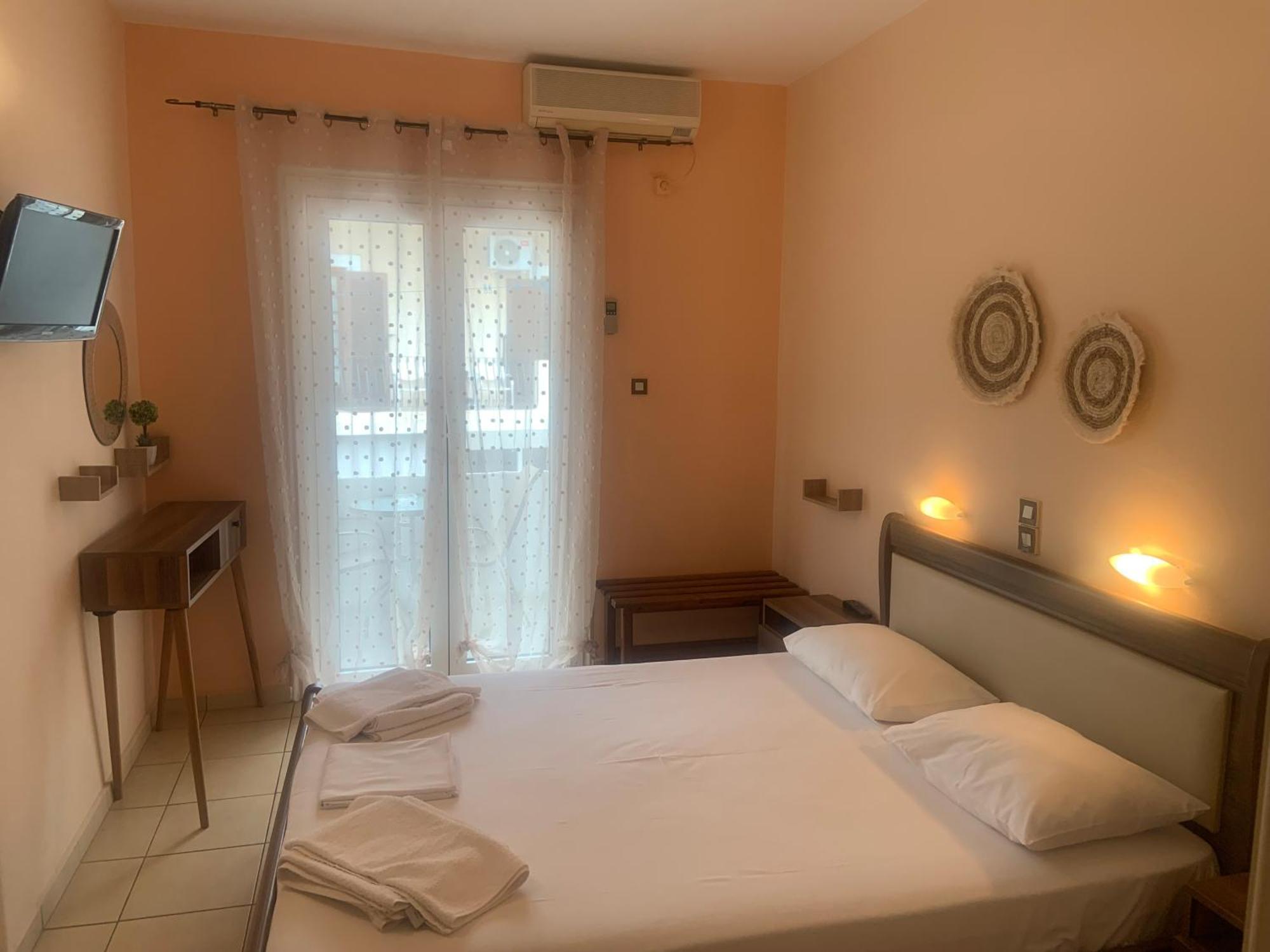 Isidora Hotel Agia Marina  Exterior photo