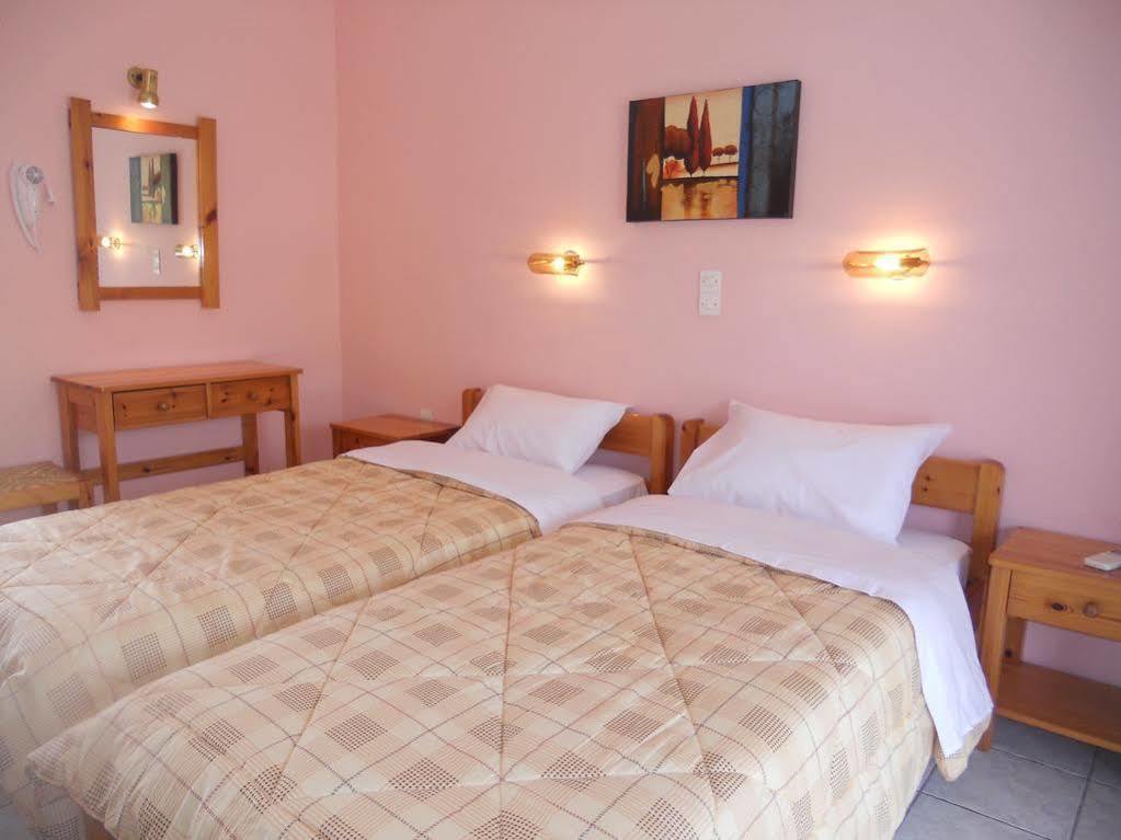 Isidora Hotel Agia Marina  Exterior photo