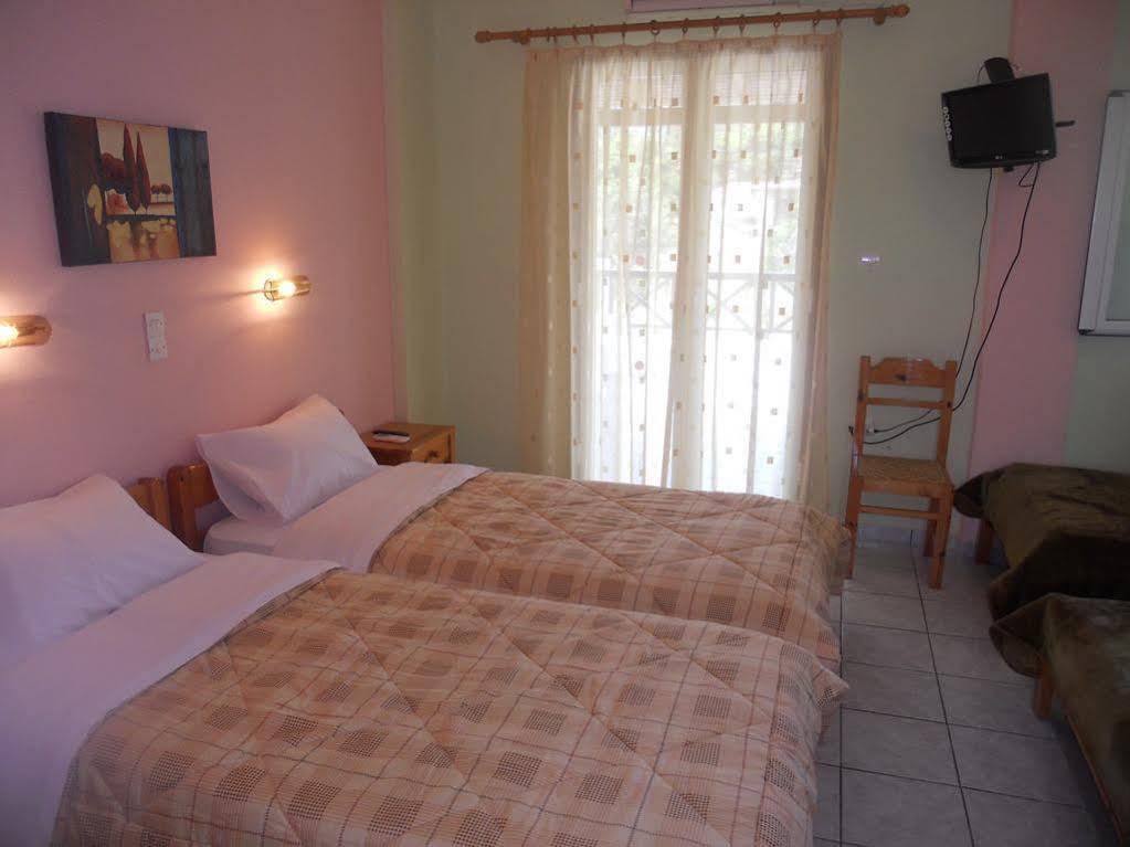 Isidora Hotel Agia Marina  Exterior photo