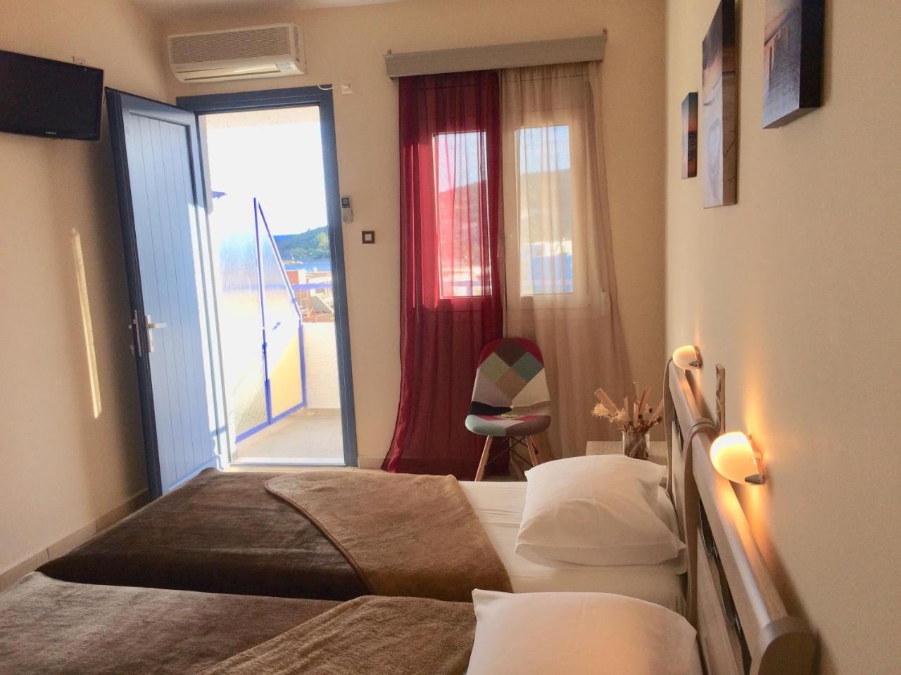 Isidora Hotel Agia Marina  Exterior photo